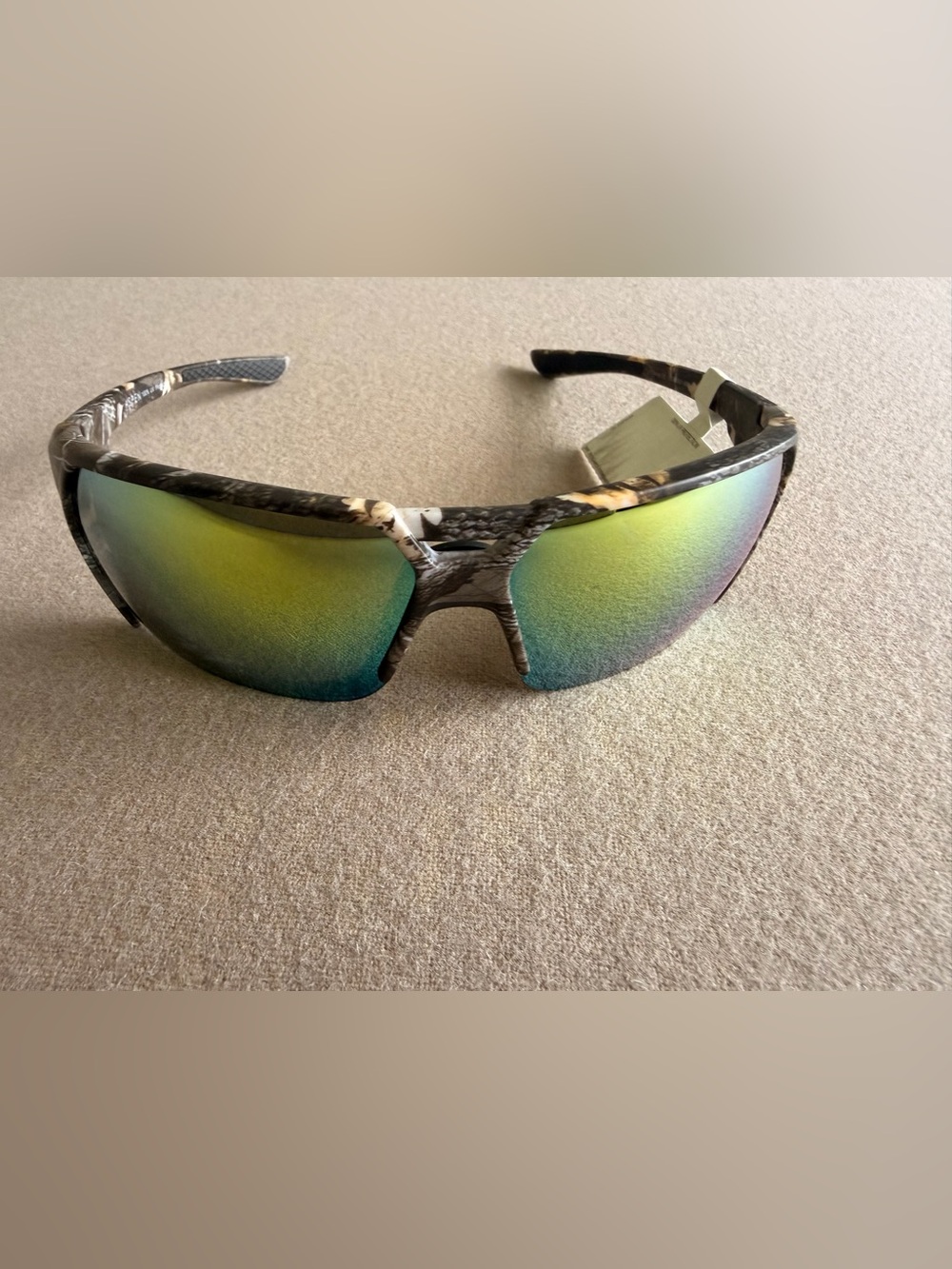 Men's Mirrored Sport Sunglasses - Green/Yellow Lenses Camouflage frames.